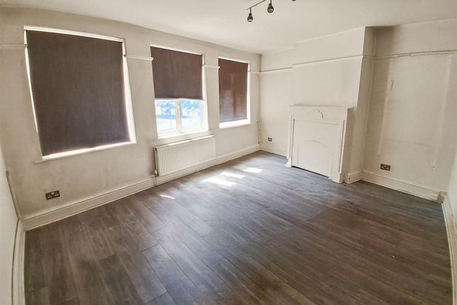 326A, Ruislip Road East, Greenford photo 3