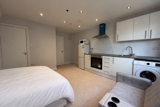 147D HIGH ROAD, LONDON photo 3