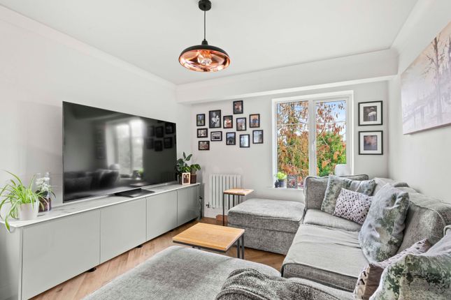 32, Stubwick Court, Amersham, Buckingamshire photo 3