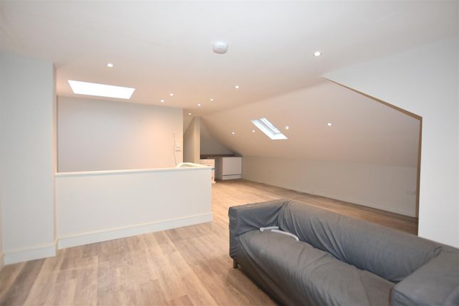 Flat 4,  3 Brett Villas, London photo 4