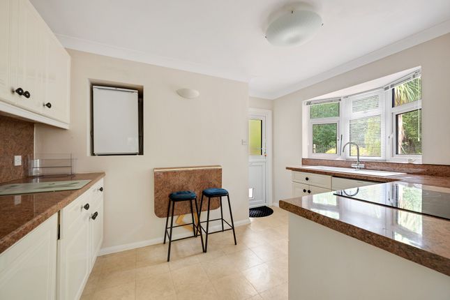 29a Hartfield Crescent, West Wickham photo 4