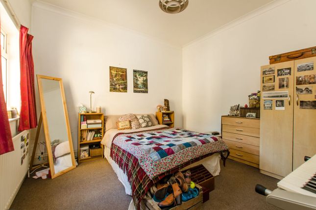 Drakefield Road, Heaver Estate photo 4
