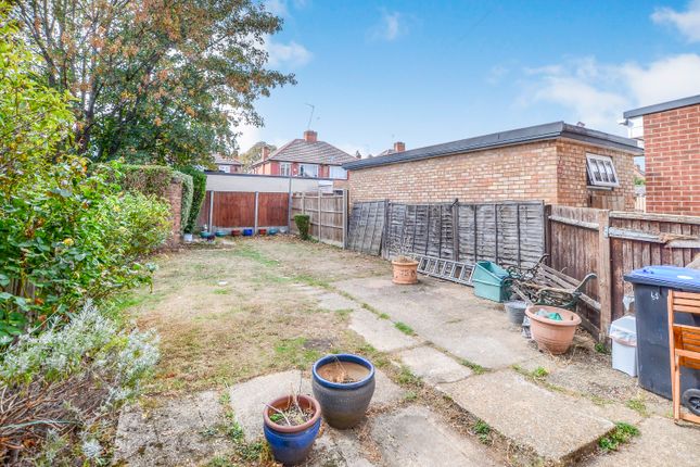 65, Longley Avenue, Wembley photo 4