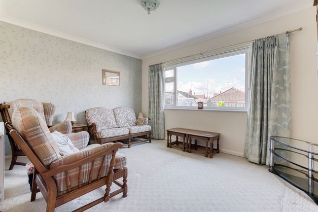 5 Worlingham Way, Lowestoft photo 2