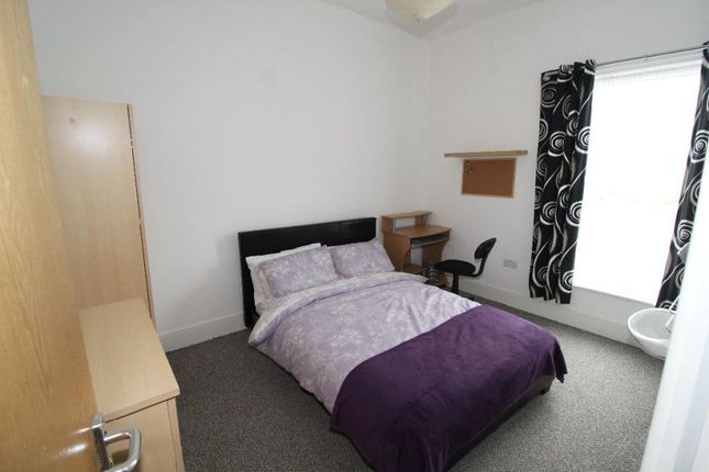 Thumbnail Shared accommodation to rent in 74 Emmanuel Street, Preston