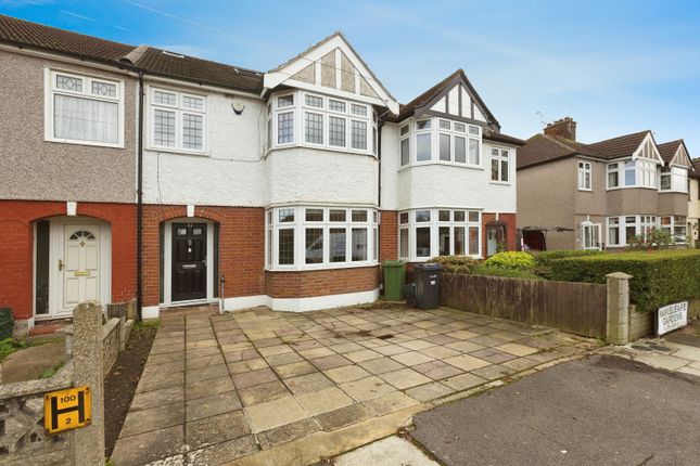 Thumbnail Terraced house for sale in Mapleleafe Gardens, Ilford