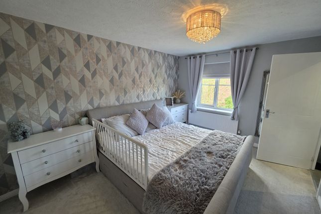 11 Cwrt Y Carw, Port Talbot photo 3