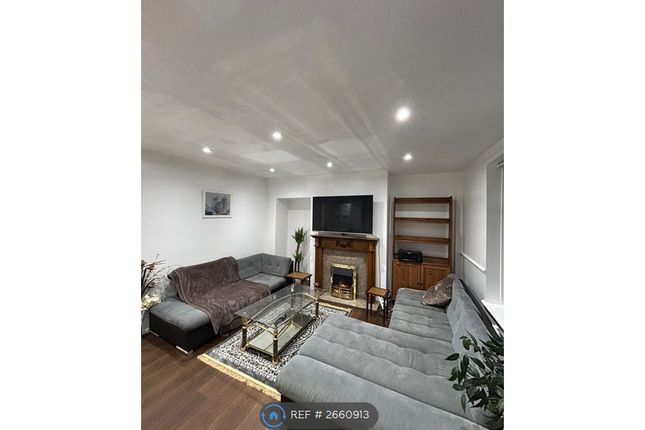 3 Bed End Terrace, North Quadrant, S5