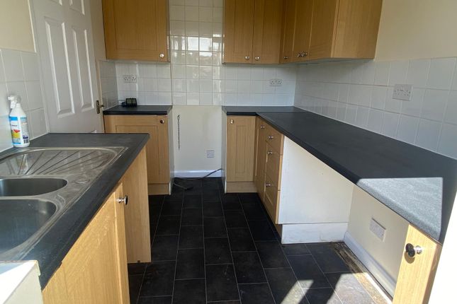 5, Young Close, Clacton On Sea photo 4
