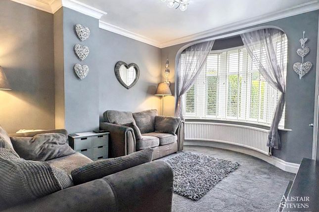 5, Lynton Avenue, Oldham photo 2