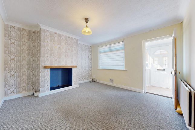 33, Yewtree Avenue, Sutton photo 3