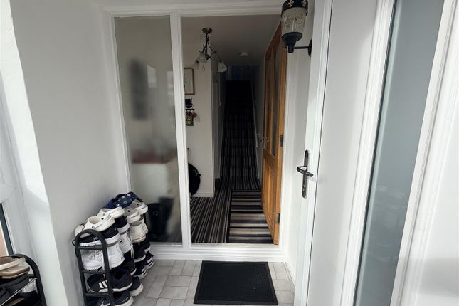 56, Kingfisher Drive, Birmingham photo 2