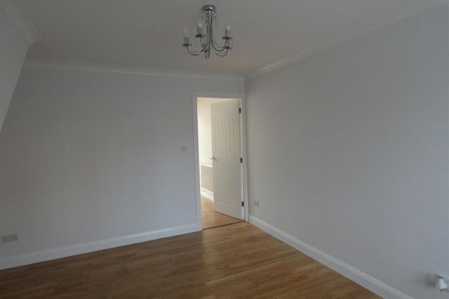 33, Lingfield Road, Burton-On-Trent photo 2