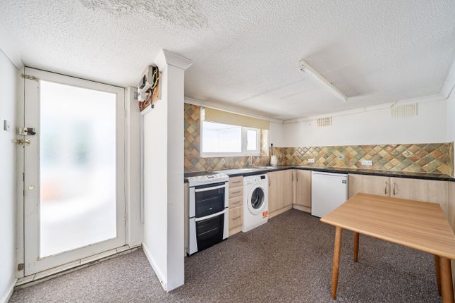 11, Firgrove Road, Southampton photo 4
