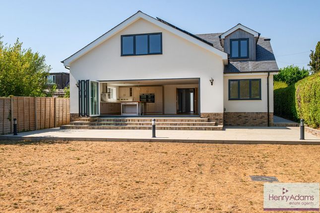 3 Chalk Hill Road, Waterlooville photo 3