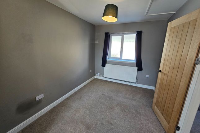 Flat 2 6a West Street, Gorseinon, Swansea photo 4
