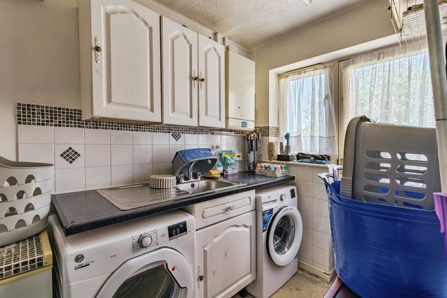 33, Coopers Way, Hailsham photo 4