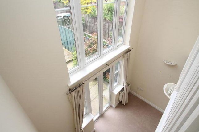 55, Keephatch Road, Wokingham photo 3