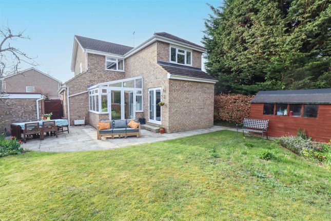 11, Shaldons Way, Fleet photo 2