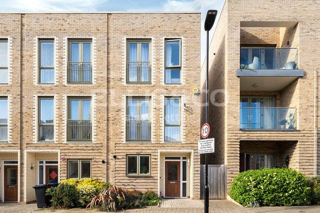 End terrace house for sale in Edgecumbe Avenue, London