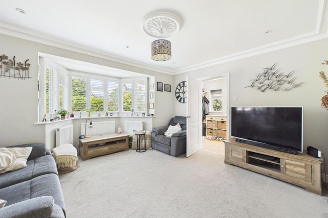 143, Rickman Hill, Coulsdon photo 2