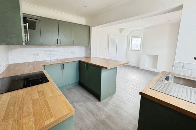 16 Phoenix Avenue, Port Talbot photo 2