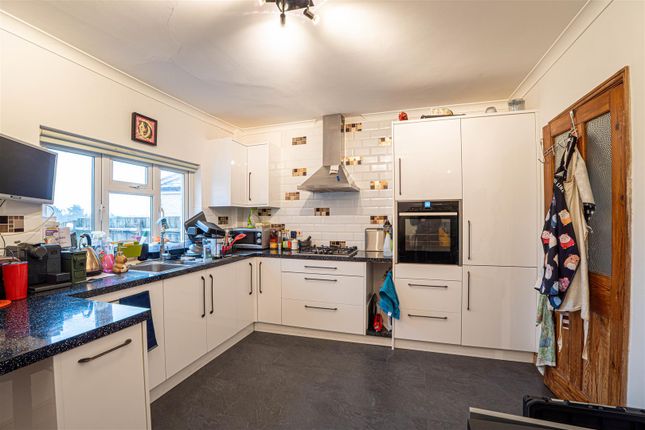 180, Harrow Lane, St. Leonards-On-Sea photo 3