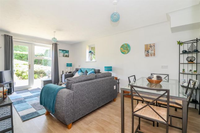 3, Tulip Court, North Parade, Horsham photo 3
