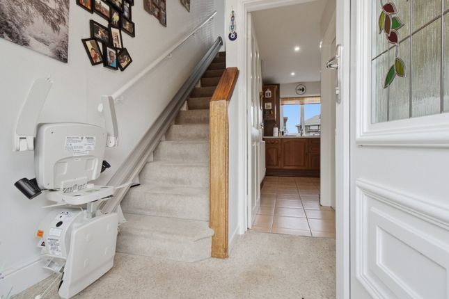 6, Warren Drive, Ledbury photo 3