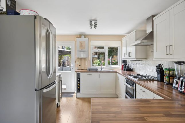 55, Langtons Meadow, Farnham Common photo 4