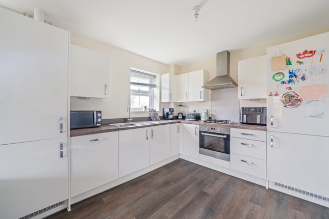 Flat for sale in Marchment Close, Picket Piece, Andover
