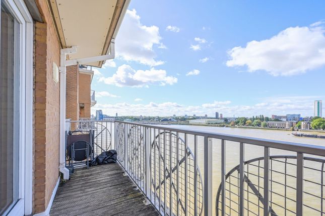 Homer Drive, Isle Of Dogs photo 3