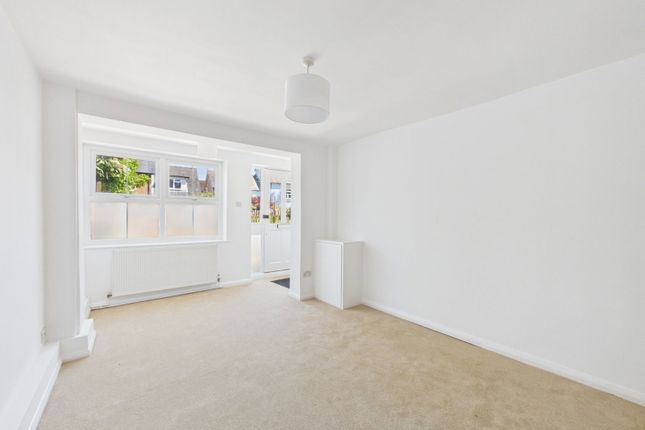 31, Trafalgar Road, Horsham photo 2