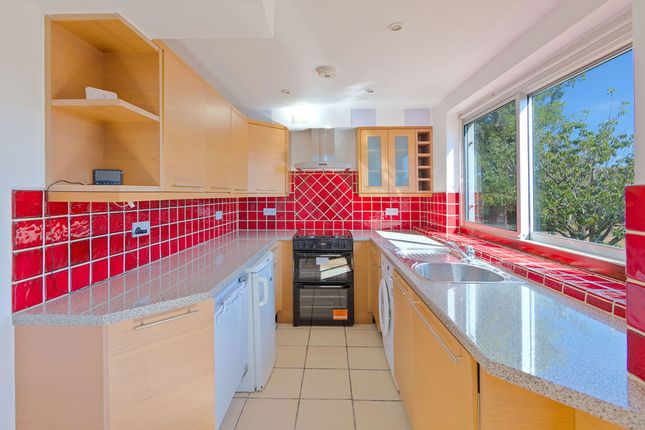 flat 17, Thaynesfield, Potters Bar photo 4