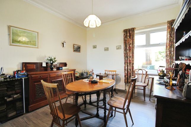 4, Romilly Road, Barry photo 4