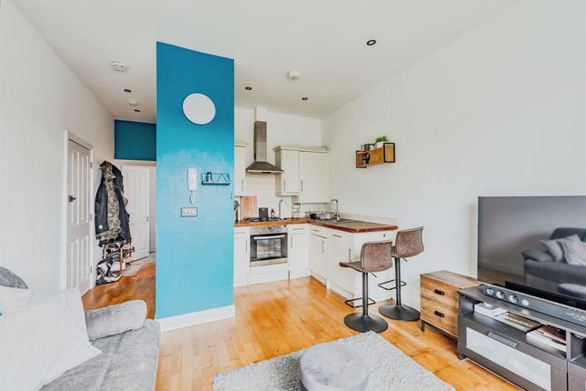 Flat 1, 86, Woodlands Road, Redhill photo 2
