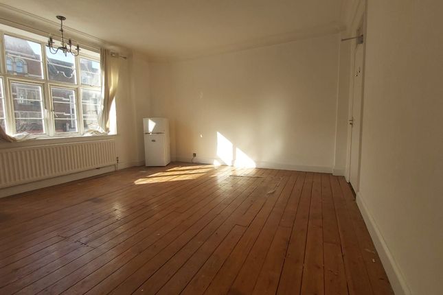 Thumbnail Room to rent in Flat, Astoria Mansions, Streatham High Road, London