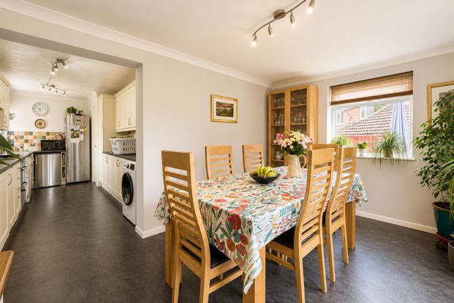 62, Summerhayes, Milton Keynes photo 4