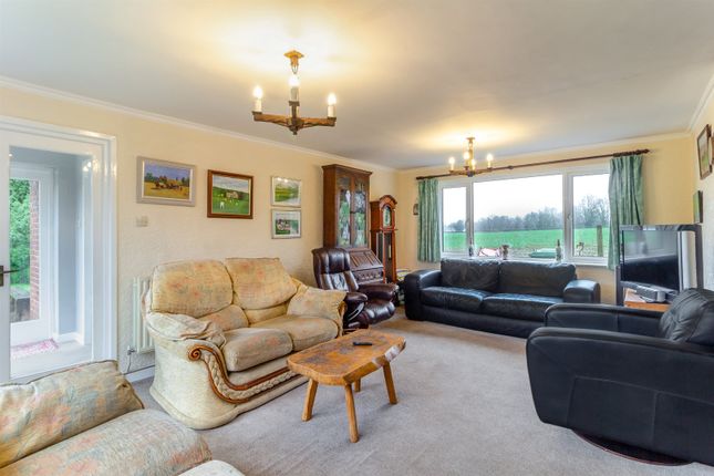Ashleigh Grove, Caerwent, Caldicot photo 4