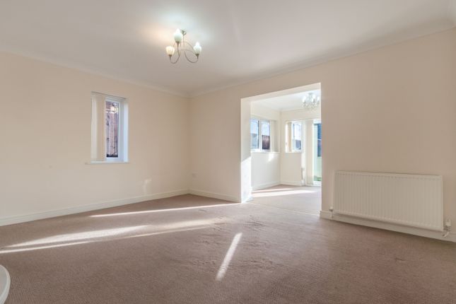 2, Reeders Croft Chilwell, Beeston, Nottingham photo 2