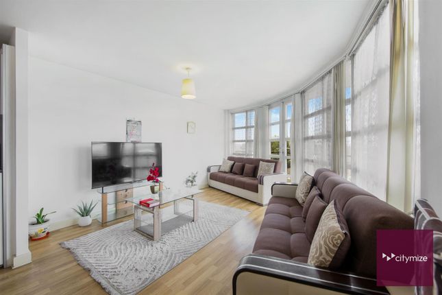 Flat 44, 235, Elgin House, High Road, Romford photo 3