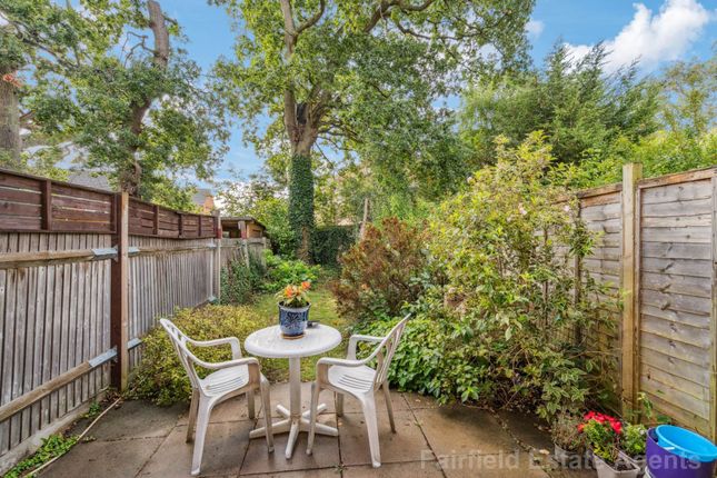 42 Redwood Close, Watford photo 4