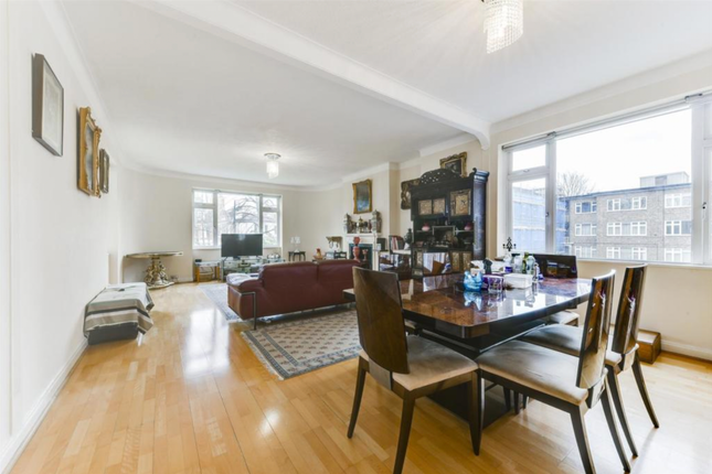 Flat for sale in Avenue Close, Avenue Road, St Johns Wood