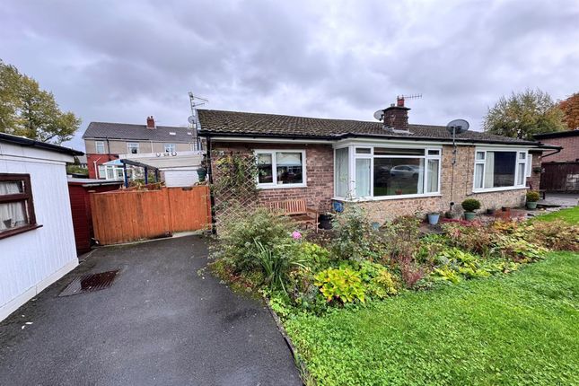 2-bed house on 22 Park View Drive, High Peak, £245,000