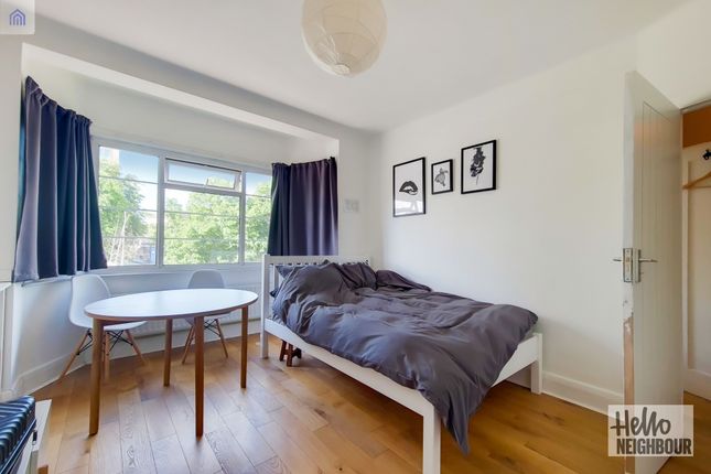 Flat to rent in Goodwood Mansions, Stockwell Park Walk, London