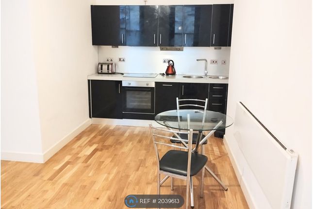 Flat to rent in Gallon House, Bradford