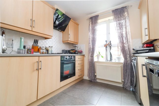 Flat for sale in Mill Chase Gardens, Wakefield