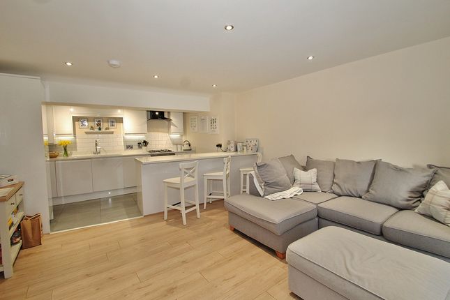 5, Jones Mews, Witney photo 2
