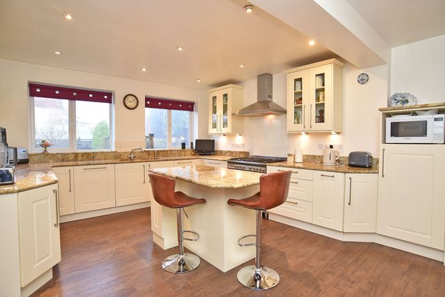 33 Almsford Avenue, Harrogate photo 3