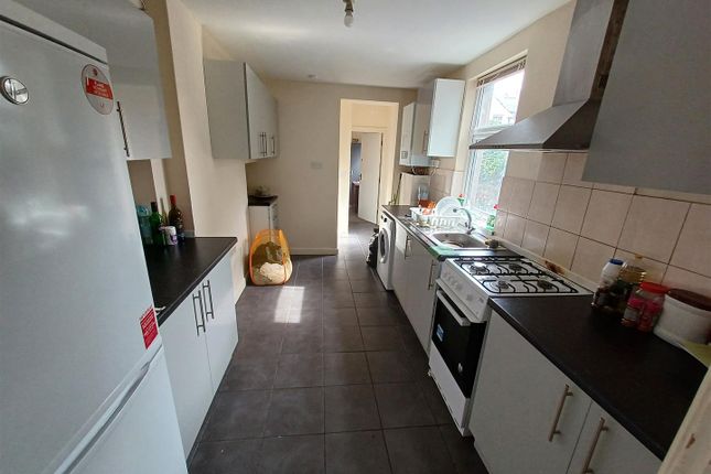 Detached house to rent in Diana Street, Roath, Cardiff